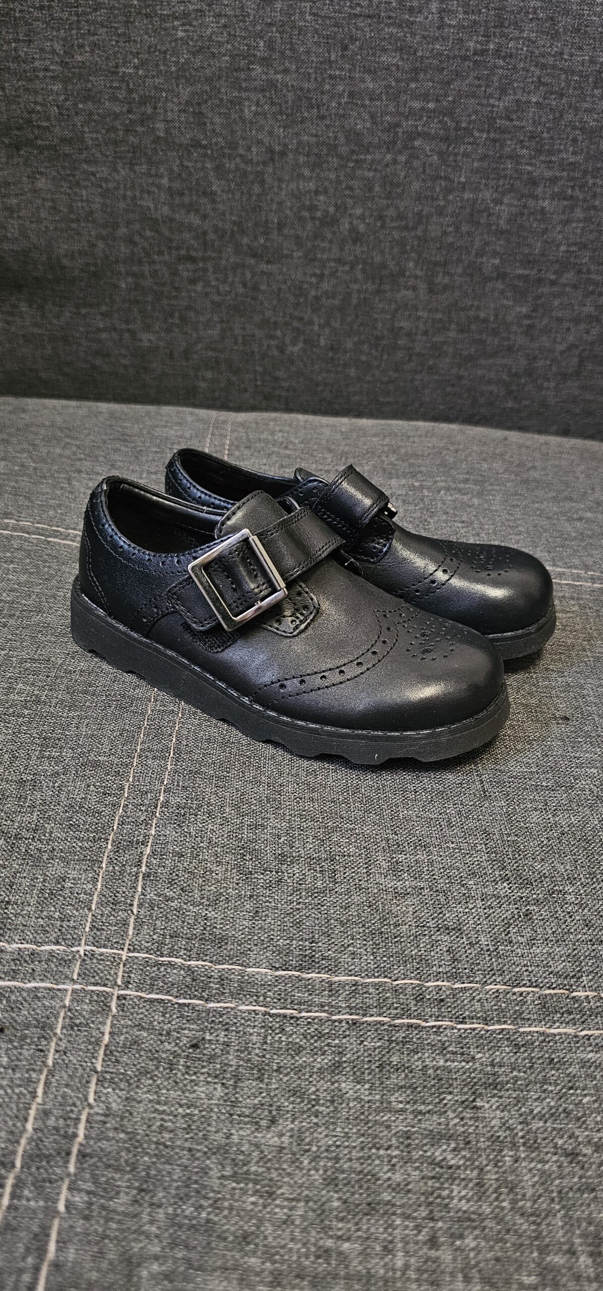 pantofi copii clarks