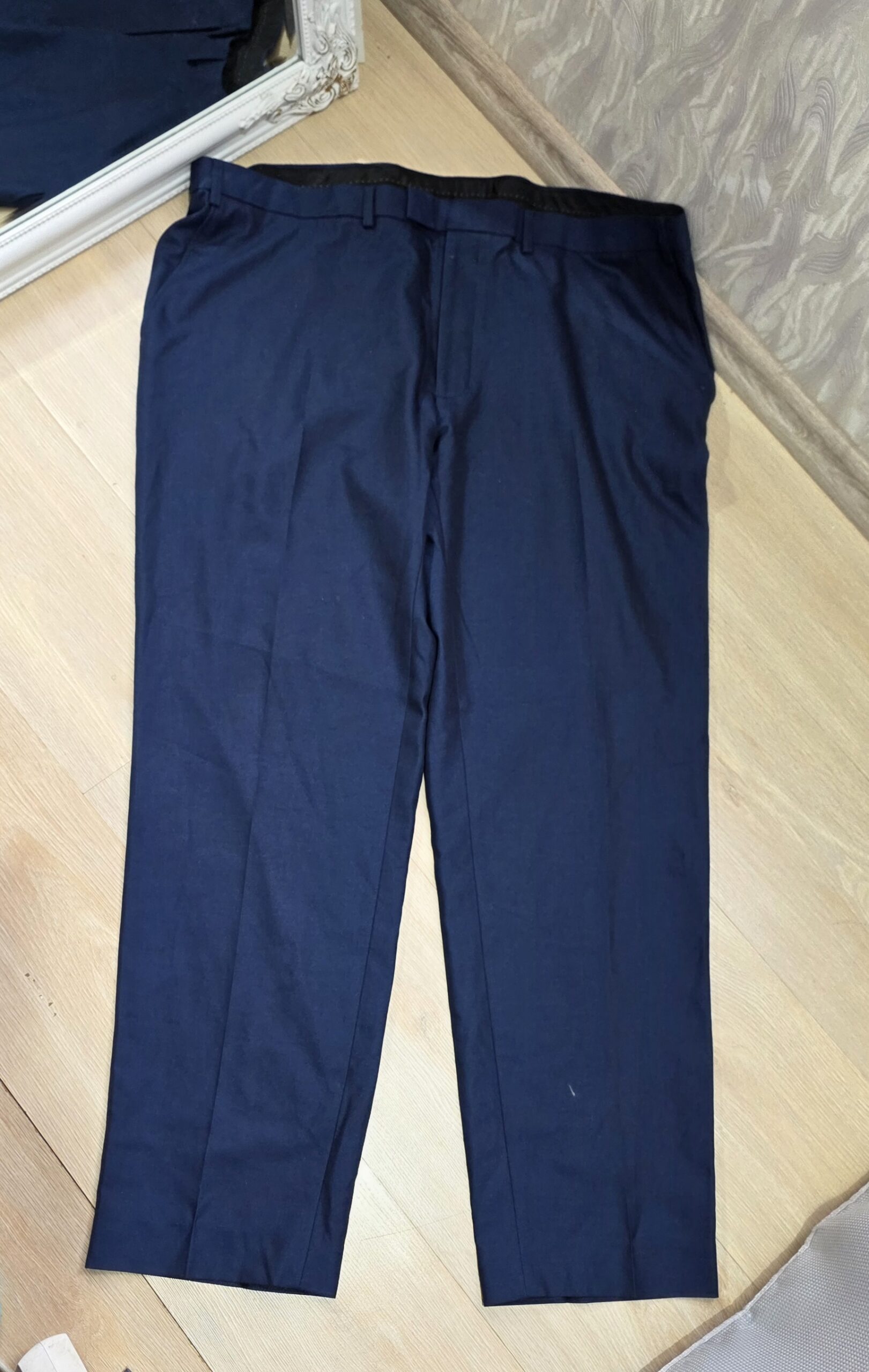 pantaloni