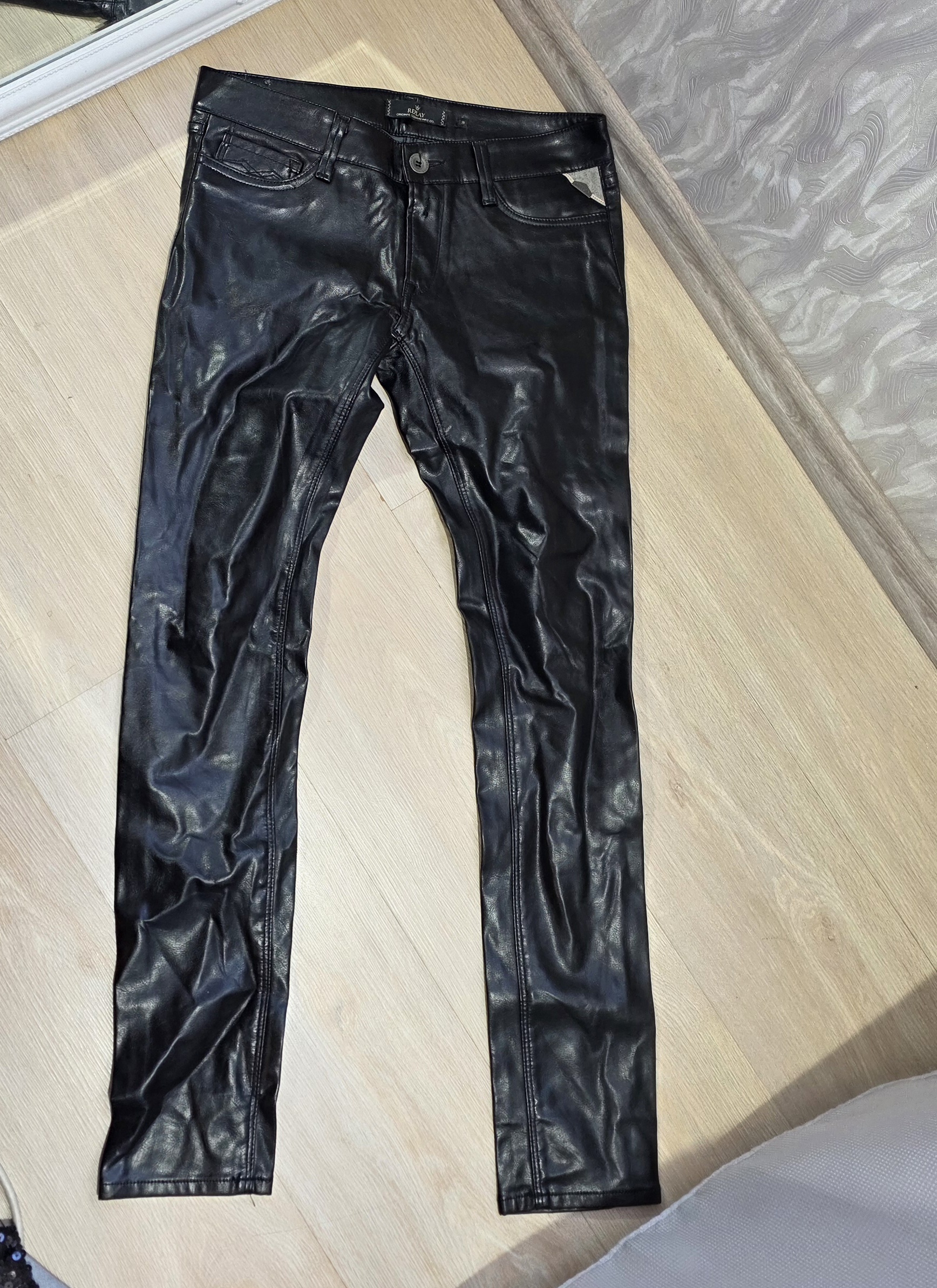 pantaloni